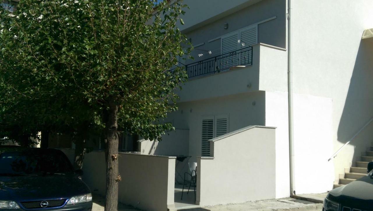 Apartmani Dina Makarska Esterno foto