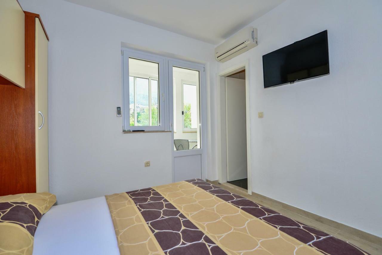 Apartmani Dina Makarska Esterno foto