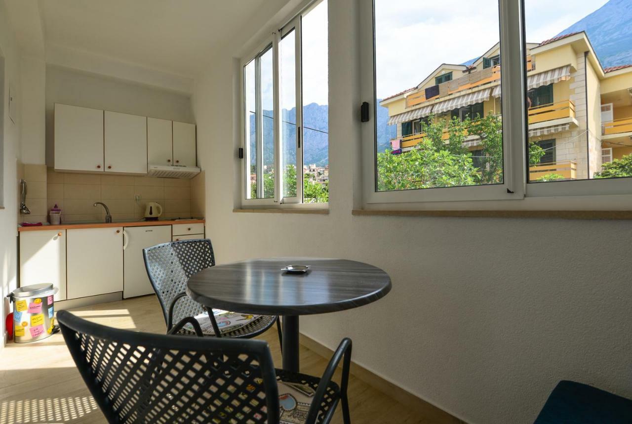 Apartmani Dina Makarska Esterno foto