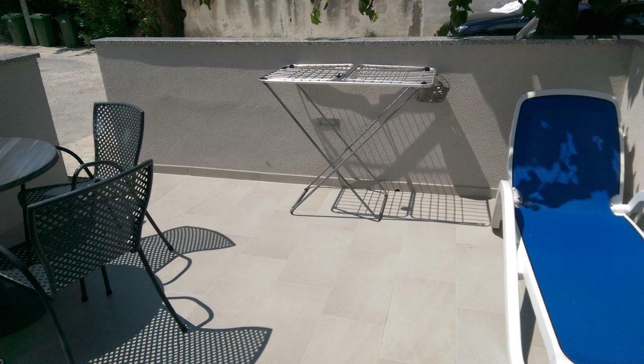 Apartmani Dina Makarska Esterno foto