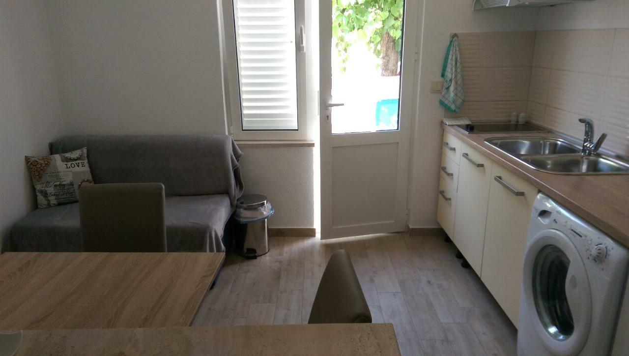 Apartmani Dina Makarska Esterno foto