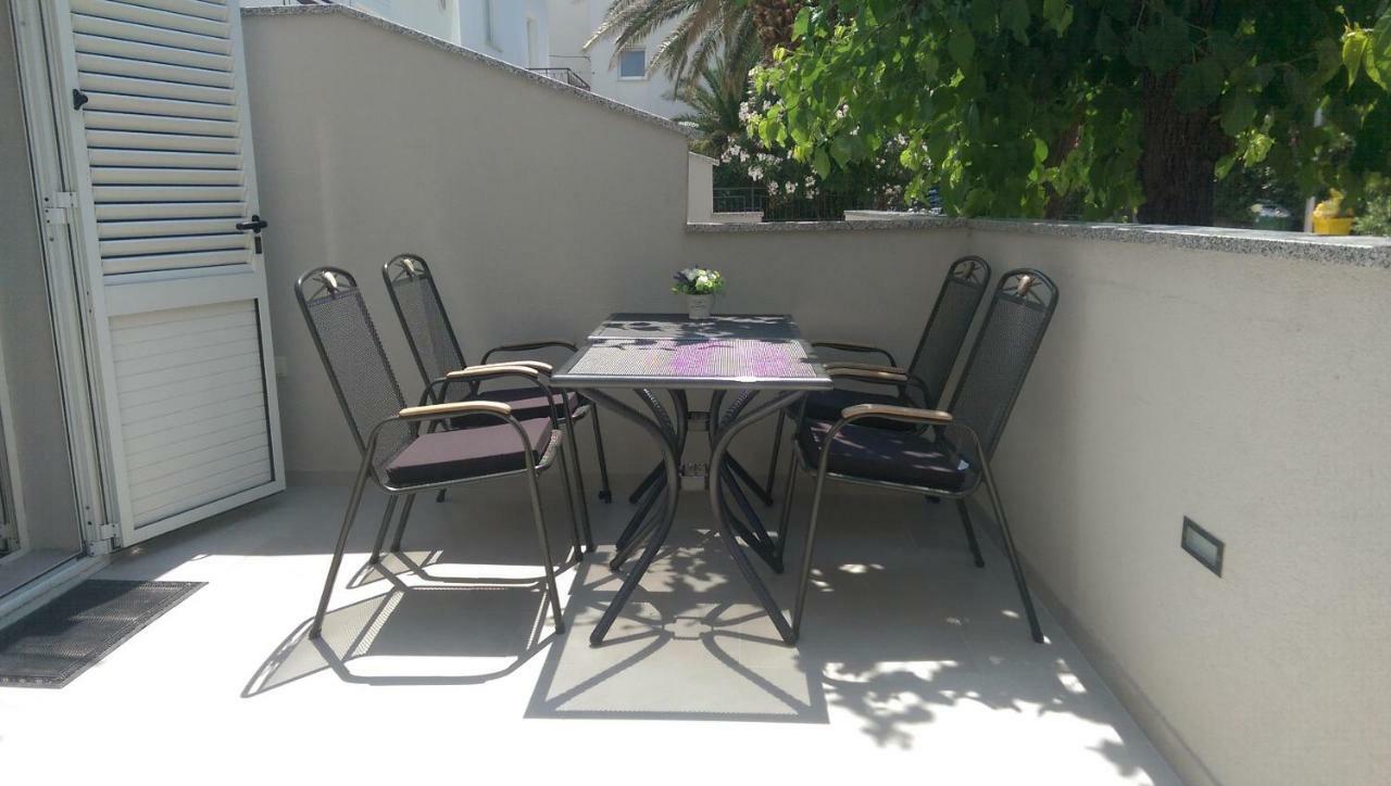 Apartmani Dina Makarska Esterno foto