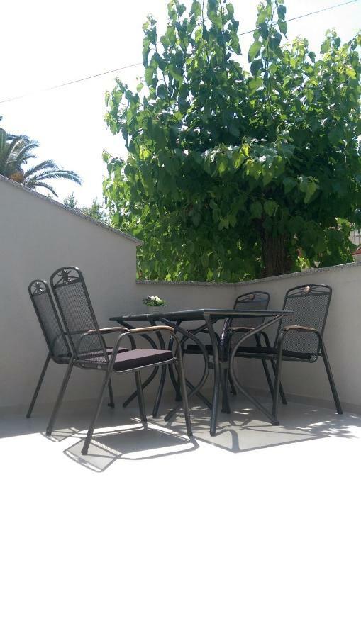 Apartmani Dina Makarska Esterno foto