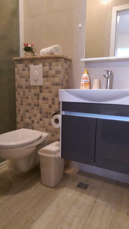 Apartmani Dina Makarska Esterno foto