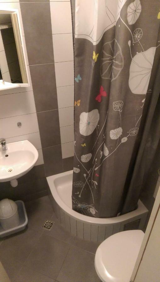 Apartmani Dina Makarska Esterno foto