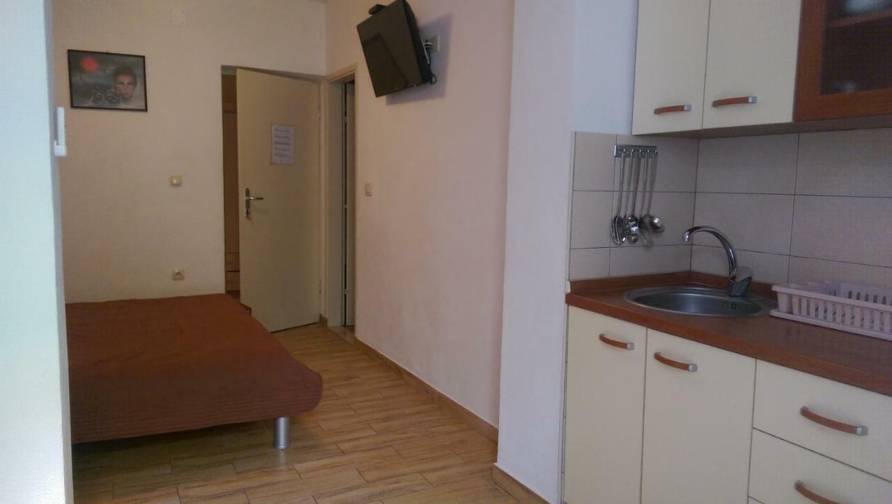 Apartmani Dina Makarska Esterno foto