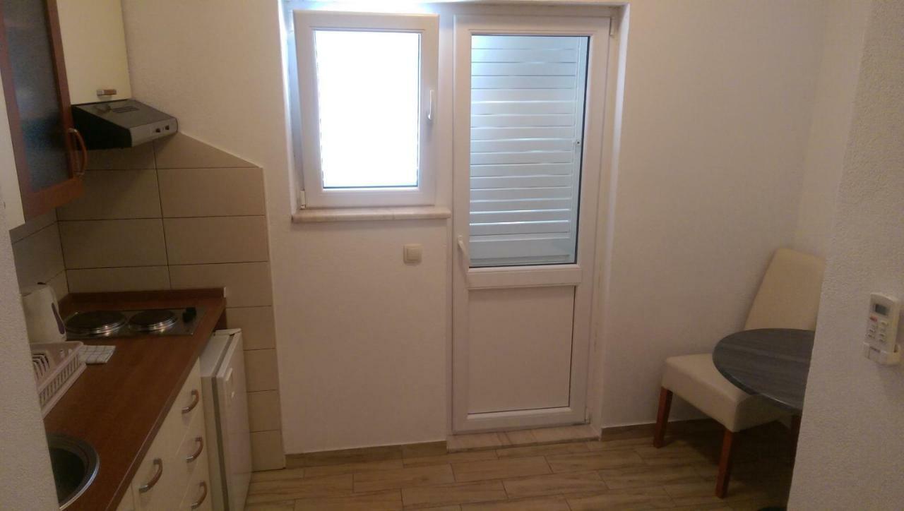 Apartmani Dina Makarska Esterno foto