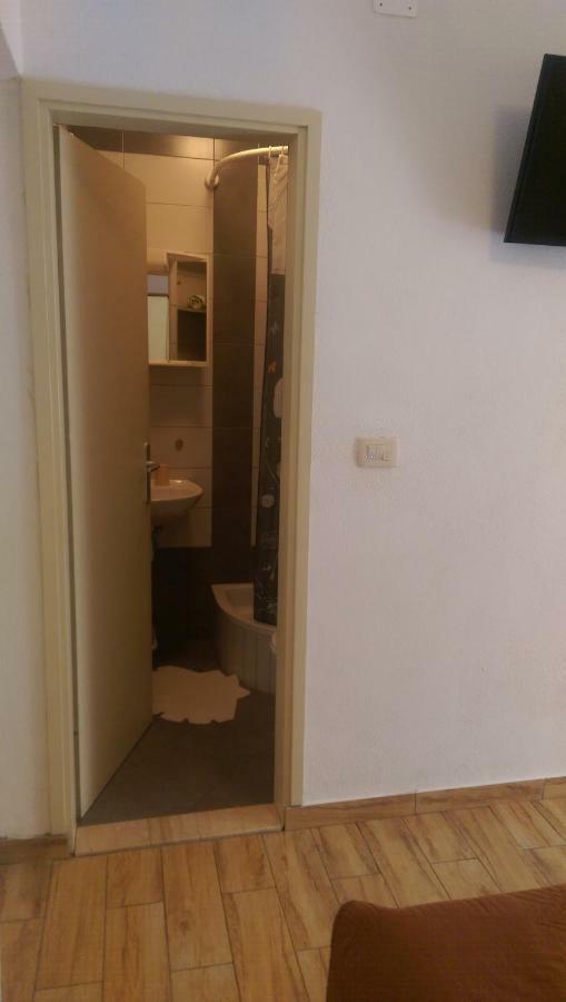 Apartmani Dina Makarska Esterno foto