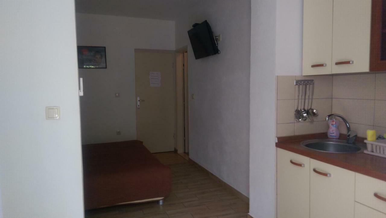 Apartmani Dina Makarska Esterno foto