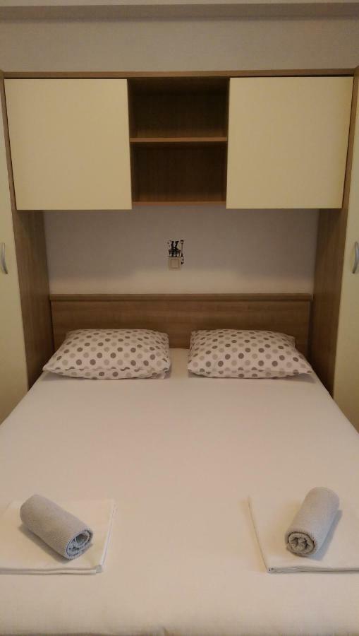 Apartmani Dina Makarska Esterno foto