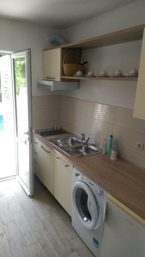 Apartmani Dina Makarska Esterno foto