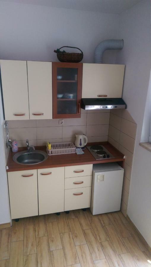 Apartmani Dina Makarska Esterno foto