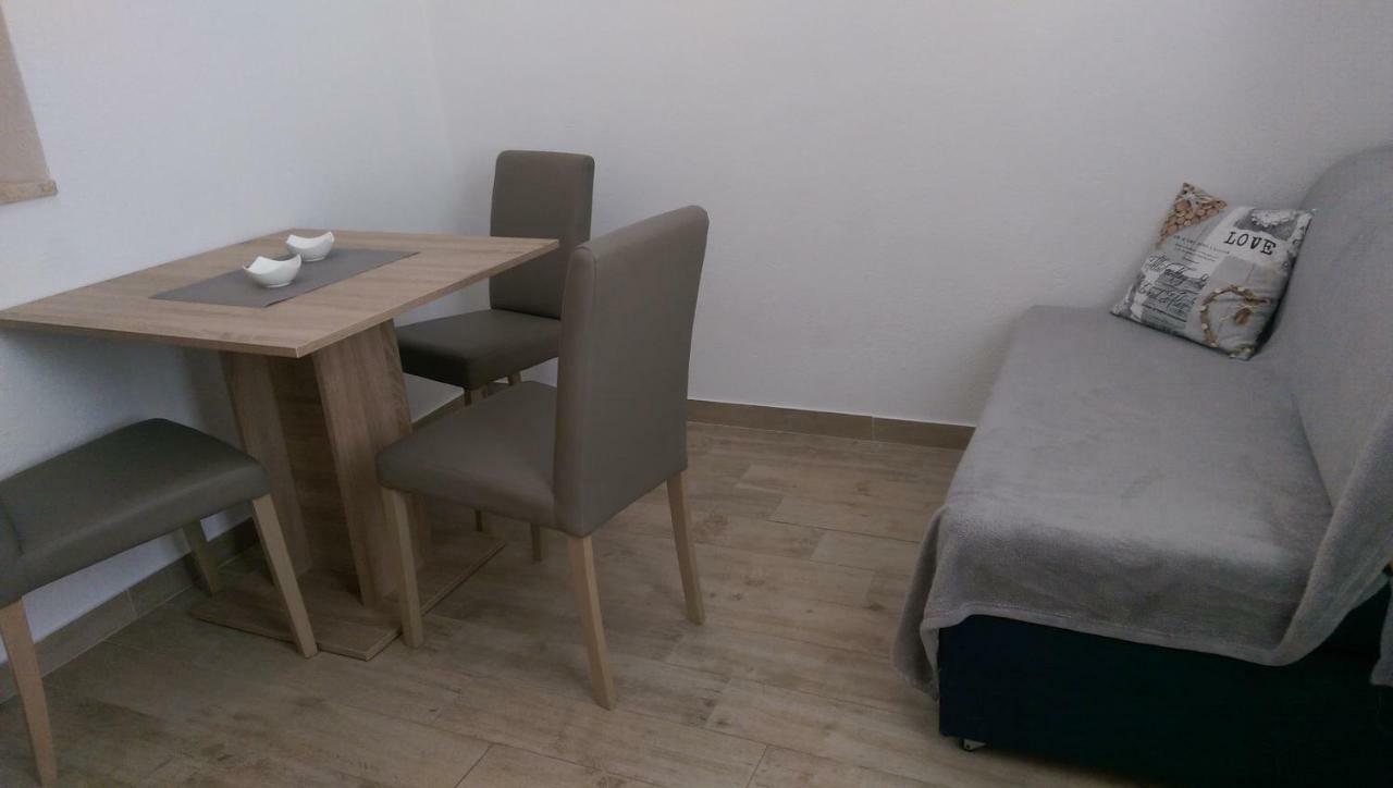 Apartmani Dina Makarska Esterno foto