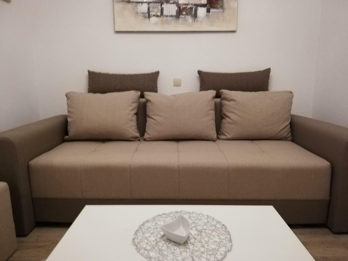 Apartmani Dina Makarska Esterno foto
