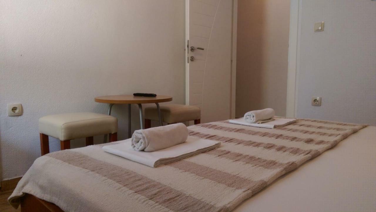 Apartmani Dina Makarska Esterno foto