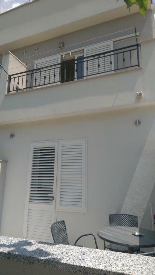 Apartmani Dina Makarska Esterno foto