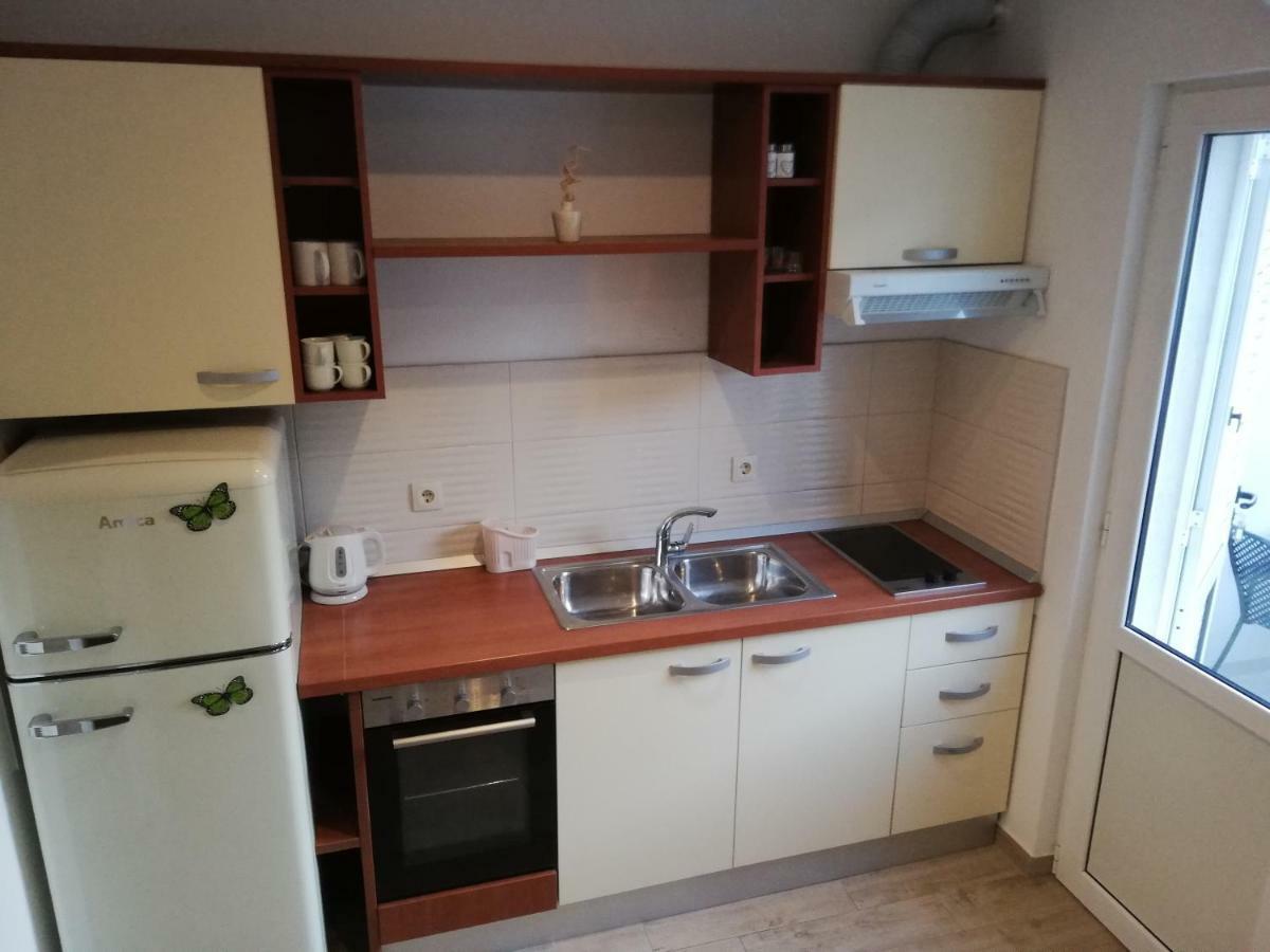 Apartmani Dina Makarska Esterno foto