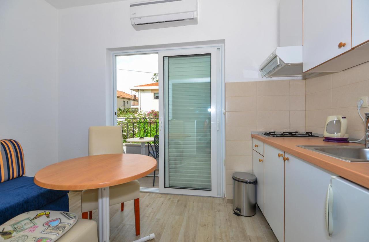 Apartmani Dina Makarska Esterno foto