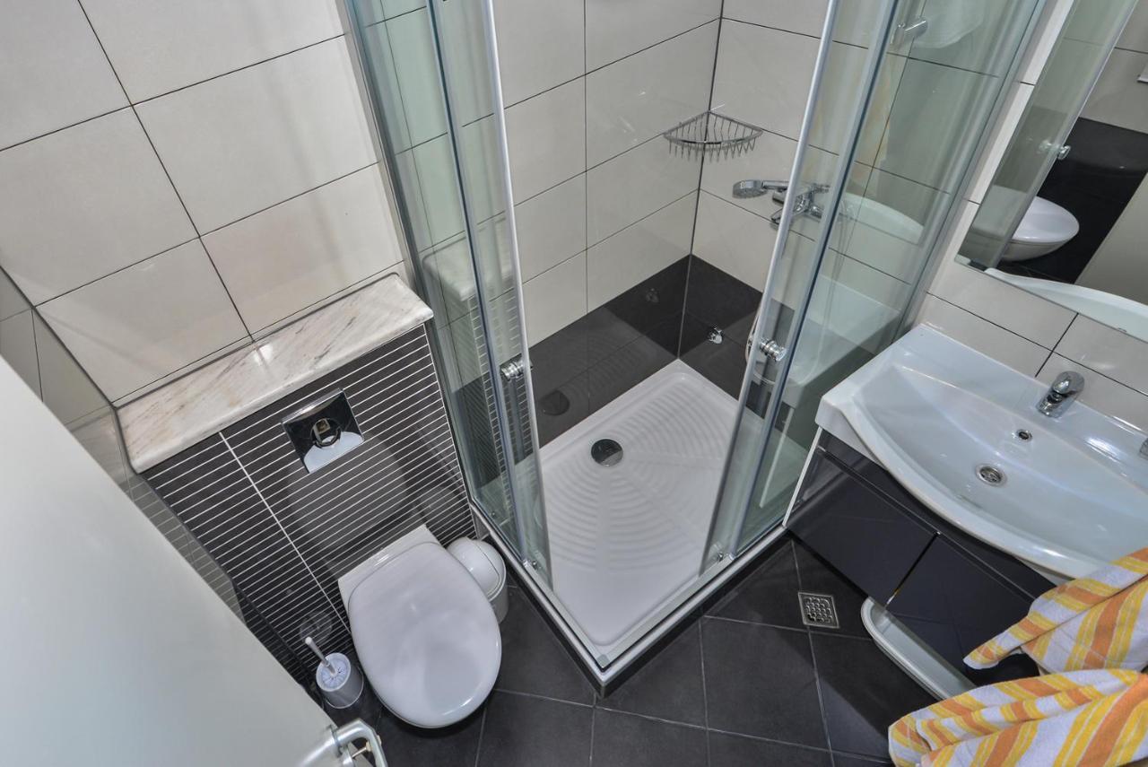 Apartmani Dina Makarska Esterno foto
